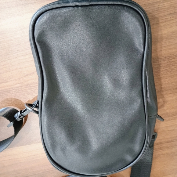 Scream Black and White Crossbody Bag - Picture 6 of 6